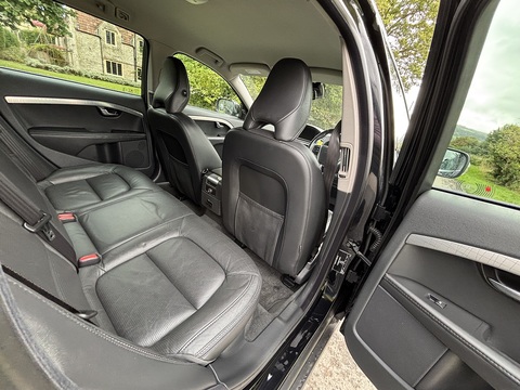 T6 Se Awd 3.0 5dr Estate Automatic Petrol