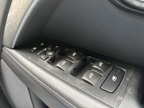 T6 Se Awd 3.0 5dr Estate Automatic Petrol