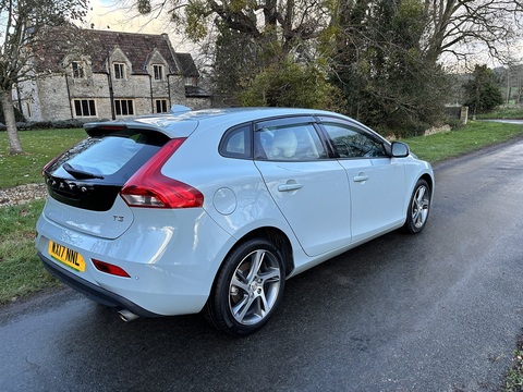 T3 Momentum 1.5 5dr Hatchback Automatic Petrol