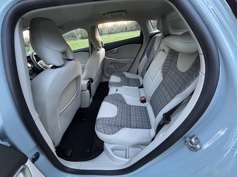 T3 Momentum 1.5 5dr Hatchback Automatic Petrol