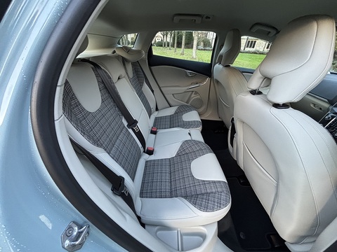 T3 Momentum 1.5 5dr Hatchback Automatic Petrol