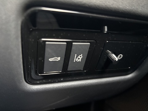 S 3.0 4dr Saloon Automatic Petrol