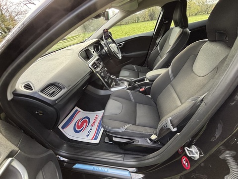 T3 Momentum 1.5 5dr Hatchback Automatic Petrol