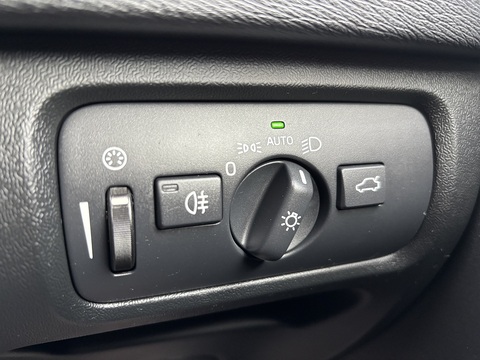 T3 Momentum 1.5 5dr Hatchback Automatic Petrol