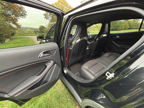 Amg Gla 45 4Matic 2.0 5dr Estate Automatic Petrol