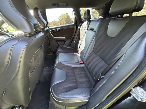 2.4 D5 R-Design Nav SUV 5dr Diesel Auto AWD Euro 6 (s/s) (220 ps)