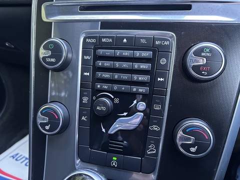 2.4 D5 R-Design Nav SUV 5dr Diesel Auto AWD Euro 6 (s/s) (220 ps)