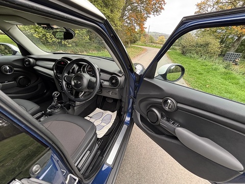 Cooper 1.5 5dr Hatchback Automatic Petrol