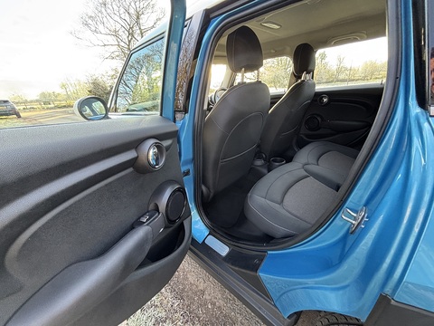 Cooper 1.5 5dr Hatchback Automatic Petrol