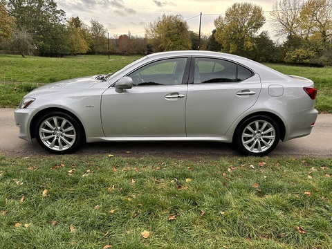 2.5 250 SE Saloon 4dr Petrol Automatic (214 g/km, 204 bhp)