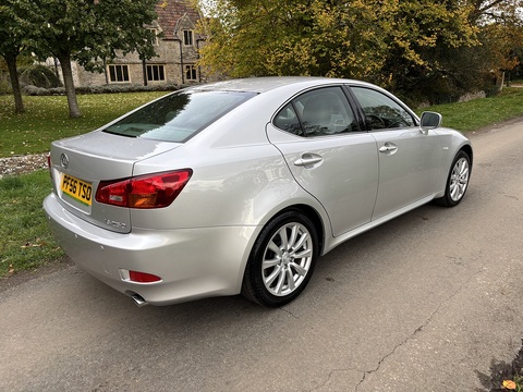2.5 250 SE Saloon 4dr Petrol Automatic (214 g/km, 204 bhp)
