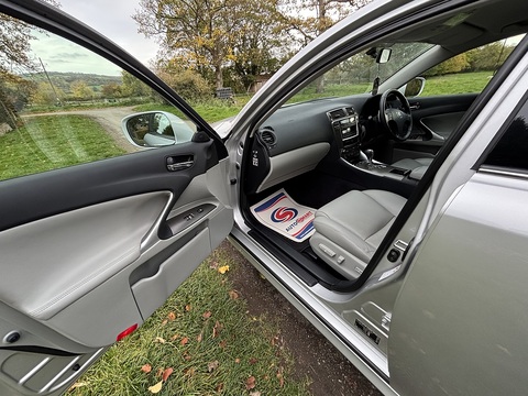 2.5 250 SE Saloon 4dr Petrol Automatic (214 g/km, 204 bhp)