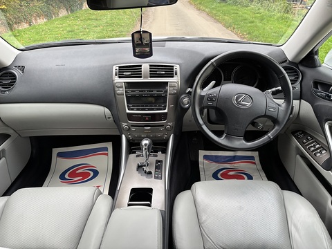 2.5 250 SE Saloon 4dr Petrol Automatic (214 g/km, 204 bhp)