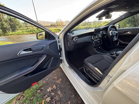 A180 Blueefficiency Sport 1.6 5dr Hatchback Automatic Petrol