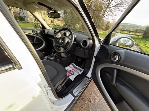 One 1.6 5dr Hatchback Automatic Petrol