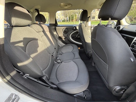 One 1.6 5dr Hatchback Automatic Petrol