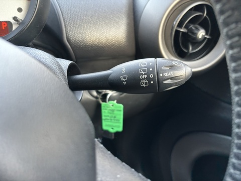 One 1.6 5dr Hatchback Automatic Petrol