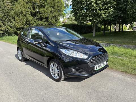 1.25 Zetec Hatchback 3dr Petrol Manual Euro 6 (82 ps)