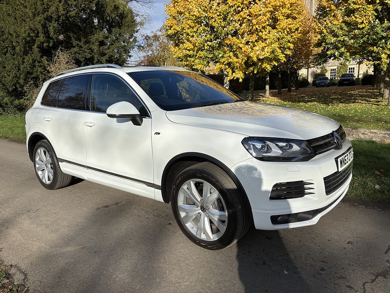 Volkswagen 3.0 TDI V6 BlueMotion Tech R-Line SUV 5dr Diesel Tiptronic 4WD Euro 5 (s/s) (245 ps)