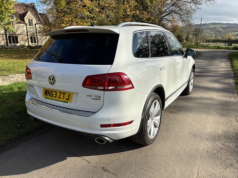 3.0 TDI V6 BlueMotion Tech R-Line SUV 5dr Diesel Tiptronic 4WD Euro 5 (s/s) (245 ps)