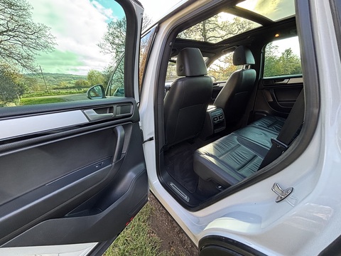 3.0 TDI V6 BlueMotion Tech R-Line SUV 5dr Diesel Tiptronic 4WD Euro 5 (s/s) (245 ps)