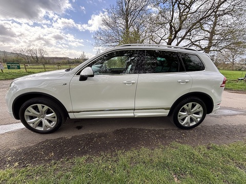 3.0 TDI V6 BlueMotion Tech R-Line SUV 5dr Diesel Tiptronic 4WD Euro 5 (s/s) (245 ps)