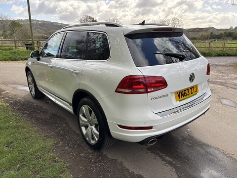 3.0 TDI V6 BlueMotion Tech R-Line SUV 5dr Diesel Tiptronic 4WD Euro 5 (s/s) (245 ps)