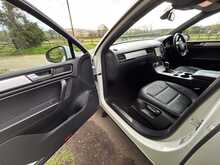 Volkswagen Touareg TDI V6 BlueMotion Tech R-Line
