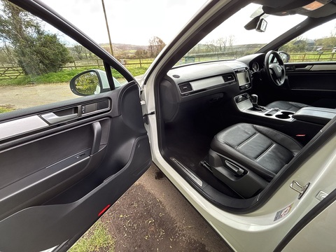3.0 TDI V6 BlueMotion Tech R-Line SUV 5dr Diesel Tiptronic 4WD Euro 5 (s/s) (245 ps)