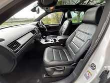 Volkswagen Touareg TDI V6 BlueMotion Tech R-Line