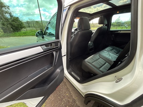 3.0 TDI V6 BlueMotion Tech R-Line SUV 5dr Diesel Tiptronic 4WD Euro 5 (s/s) (245 ps)