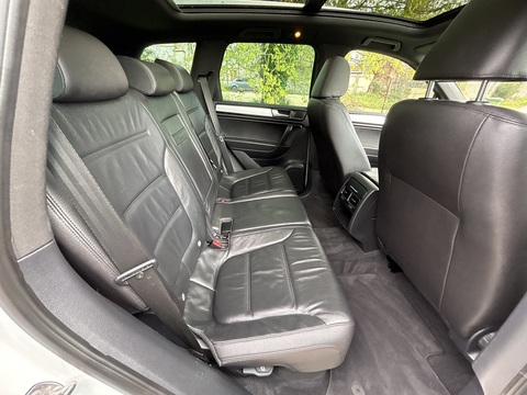 3.0 TDI V6 BlueMotion Tech R-Line SUV 5dr Diesel Tiptronic 4WD Euro 5 (s/s) (245 ps)