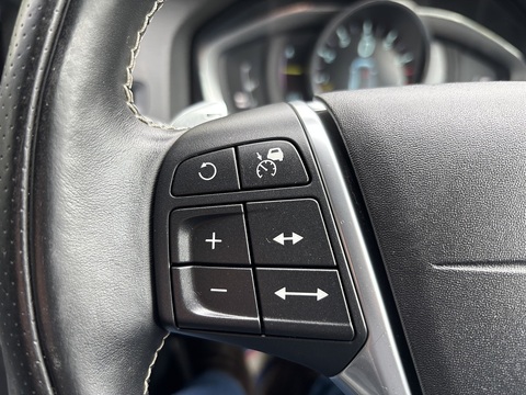 3.0 T6 R-Design Estate 5dr Petrol Geartronic AWD Euro 5 (304 ps)