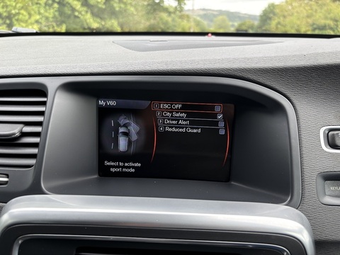 3.0 T6 R-Design Estate 5dr Petrol Geartronic AWD Euro 5 (304 ps)