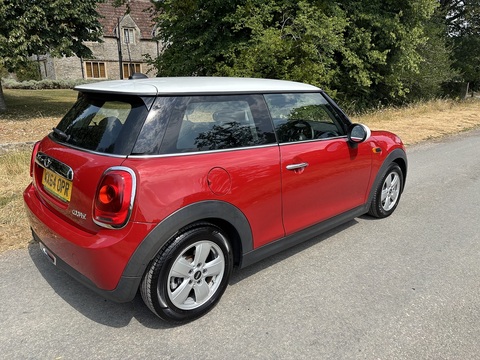 Cooper 1.5 3dr Hatchback Automatic Petrol