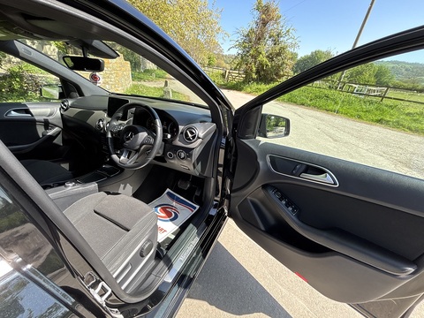 B180 Se 1.6 5dr Mpv Automatic Petrol