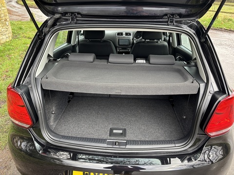 Se Tsi Dsg 1.2 5dr Hatchback Semi Auto Petrol