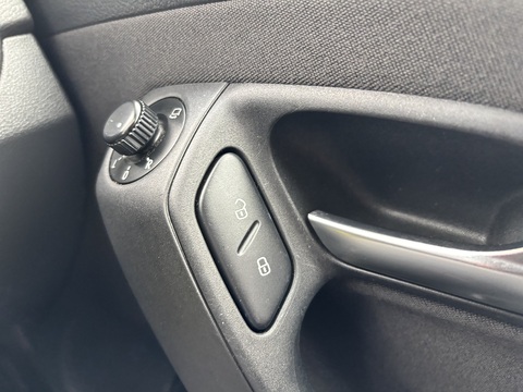 Se Tsi Dsg 1.2 5dr Hatchback Semi Auto Petrol