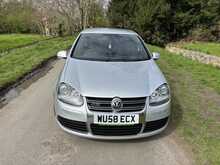 Volkswagen Golf R32