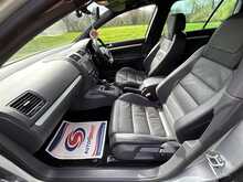 Volkswagen Golf R32