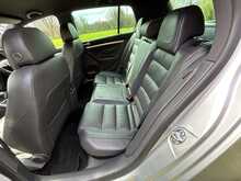 Volkswagen Golf R32