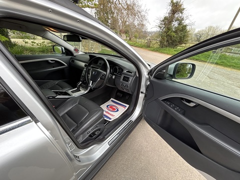 T6 Se Lux Awd 3.0 5dr Estate Automatic Petrol