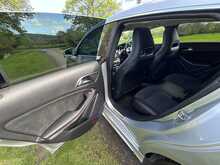 Mercedes-Benz Cla Cla 180 Amg Line