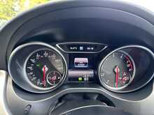 Mercedes-Benz Cla Cla 180 Amg Line