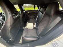 Mercedes-Benz Cla Cla 180 Amg Line