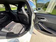 Mercedes-Benz Cla Cla 180 Amg Line