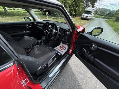 Cooper 1.5 3dr Hatchback Automatic Petrol