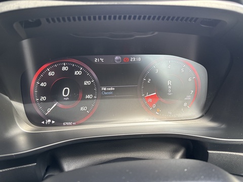 T4 Inscription Awd 2.0 5dr Estate Automatic Petrol