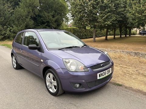 1.25 Zetec Climate Hatchback 3dr Petrol Manual (142 g/km, 74 bhp)