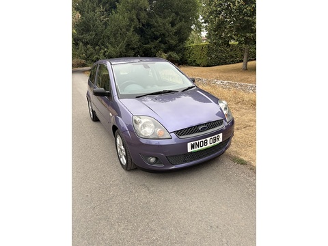1.25 Zetec Climate Hatchback 3dr Petrol Manual (142 g/km, 74 bhp)